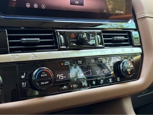 Certified 2026 Nissan Pathfinder Platinum FWD image 5