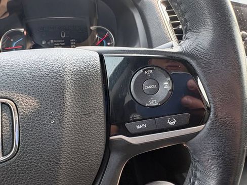 Used 2019 Honda Pilot Touring image 17