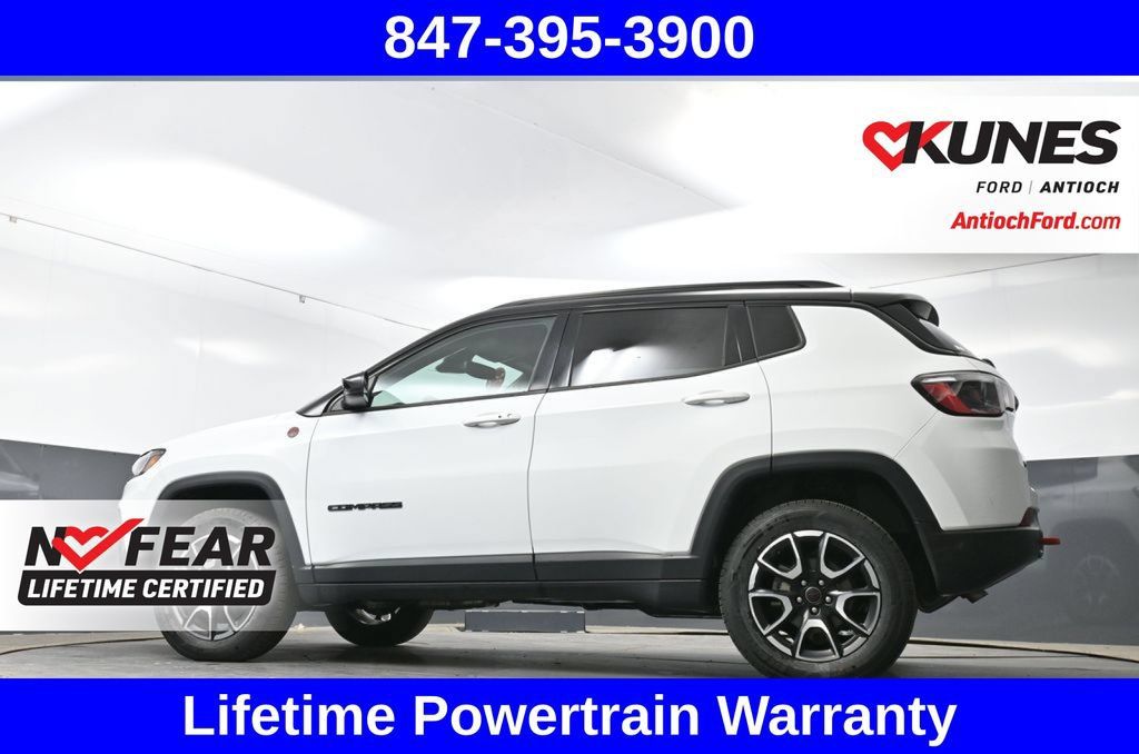 Used 2025 Jeep Compass Trailhawk AWD/4WD image 51