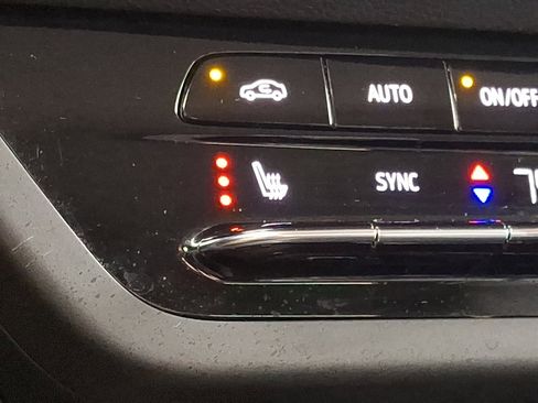 Used 2021 Buick Envision Essence image 23