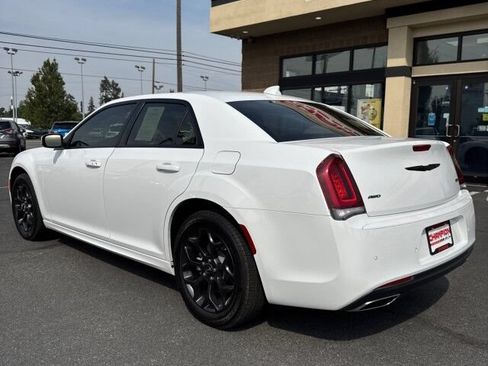 Used 2023 Chrysler 300 Touring L AWD/4WD image 7