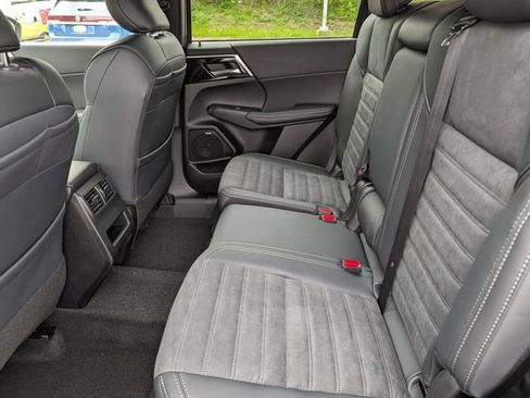 New 2026 Mitsubishi Outlander LE AWD/4WD image 5