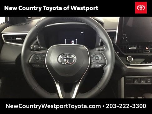 Used 2024 Toyota Corolla Cross XSE image 11