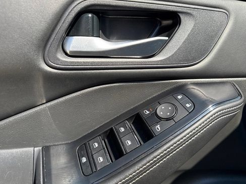 Used 2024 Nissan Rogue SV AWD/4WD image 19
