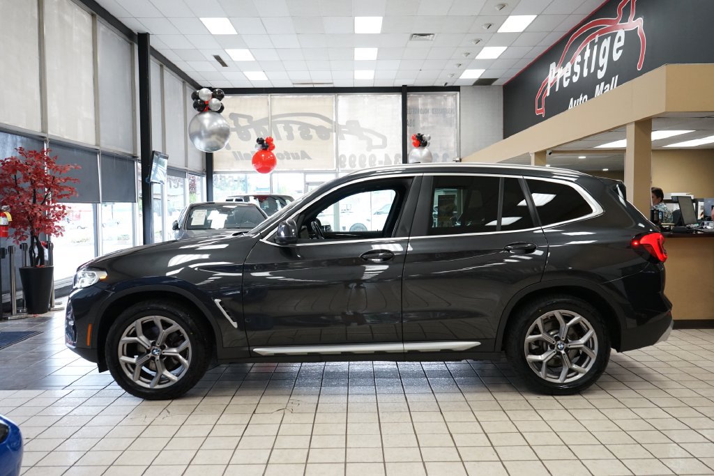 Used 2023 BMW X3 xDrive30i w/ Premium Package AWD/4WD image 3