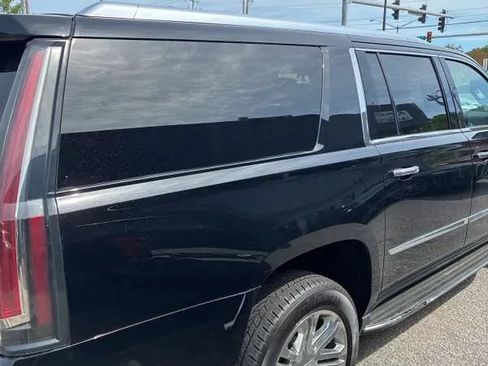 Used 2019 Cadillac Escalade ESV 4WD image 9