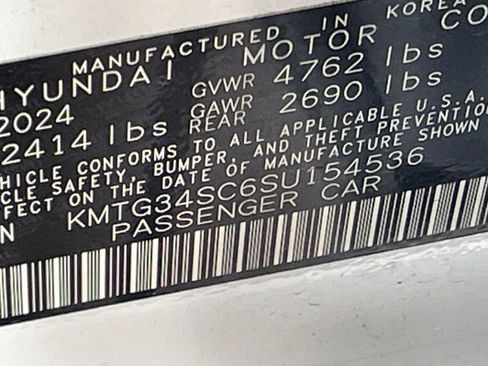 Used 2025 Genesis G70 2.5T image 31