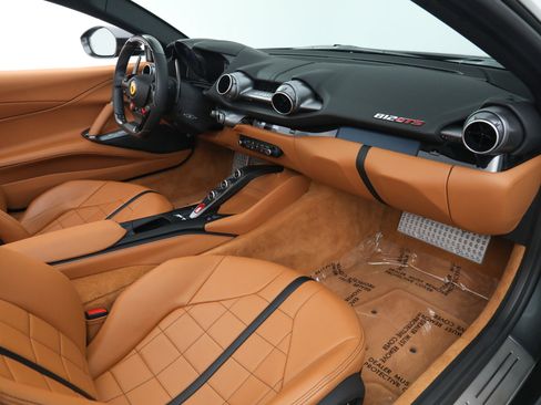 Certified 2022 Ferrari 812 GTS image 38