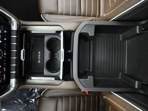 Used 2025 GMC Yukon Denali Ultimate image 44