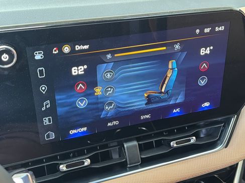 Used 2025 Chevrolet Equinox ACTIV image 7