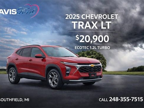 Used 2025 Chevrolet Trax LT image 1