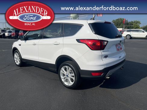 Used 2019 Ford Escape SE FWD image 2