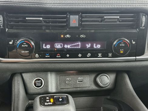 Used 2021 Nissan Rogue SL AWD/4WD image 23