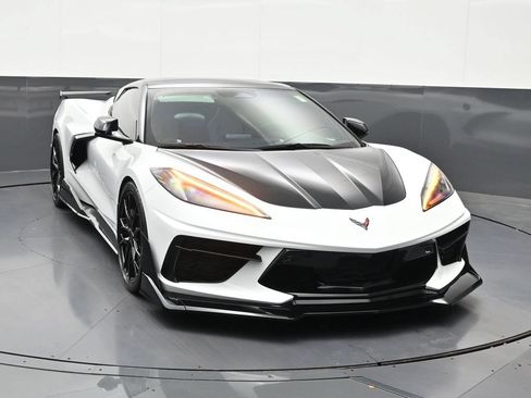 Used 2025 Chevrolet Corvette Stingray Preferred Conv w/ Z51 Performance Package RWD image 8