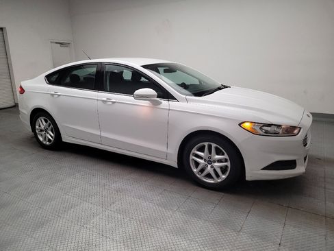 Used 2015 Ford Fusion SE FWD image 11