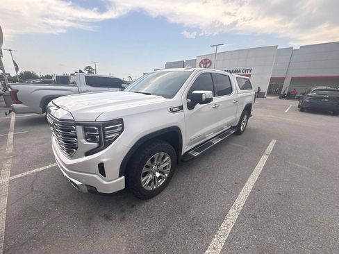 Used 2024 GMC Sierra 1500 Denali w/ Technology Package AWD/4WD image 9