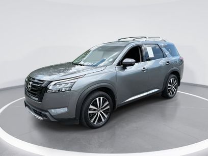 Used 2025 Nissan Pathfinder Platinum w/ Black Appearance Package