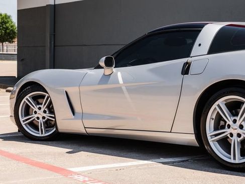Used 2008 Chevrolet Corvette Coupe w/ Preferred Equipment Group RWD image 31