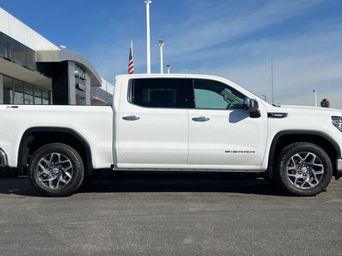 New 2026 GMC Sierra 1500 SLT image 4