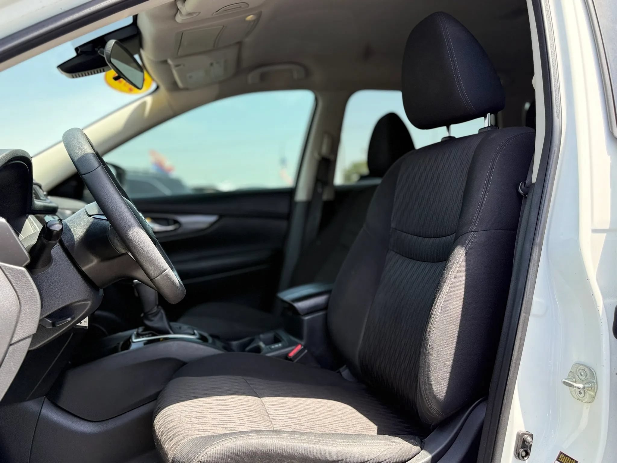 Used 2020 Nissan Rogue S w/ Special Edition Package FWD image 15