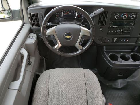 Used 2018 Chevrolet Express 2500 w/ Driver Convenience Package RWD image 15