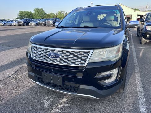 Used 2016 Ford Explorer Platinum AWD/4WD image 4