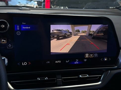 Used 2026 Chevrolet Equinox EV LT image 6