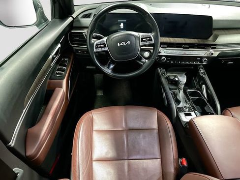 Used 2023 Kia Telluride EX w/ EX Captain's Chair Package image 24