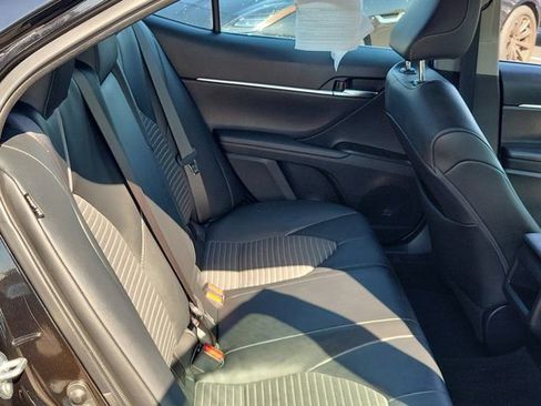 Used 2021 Toyota Camry SE image 10