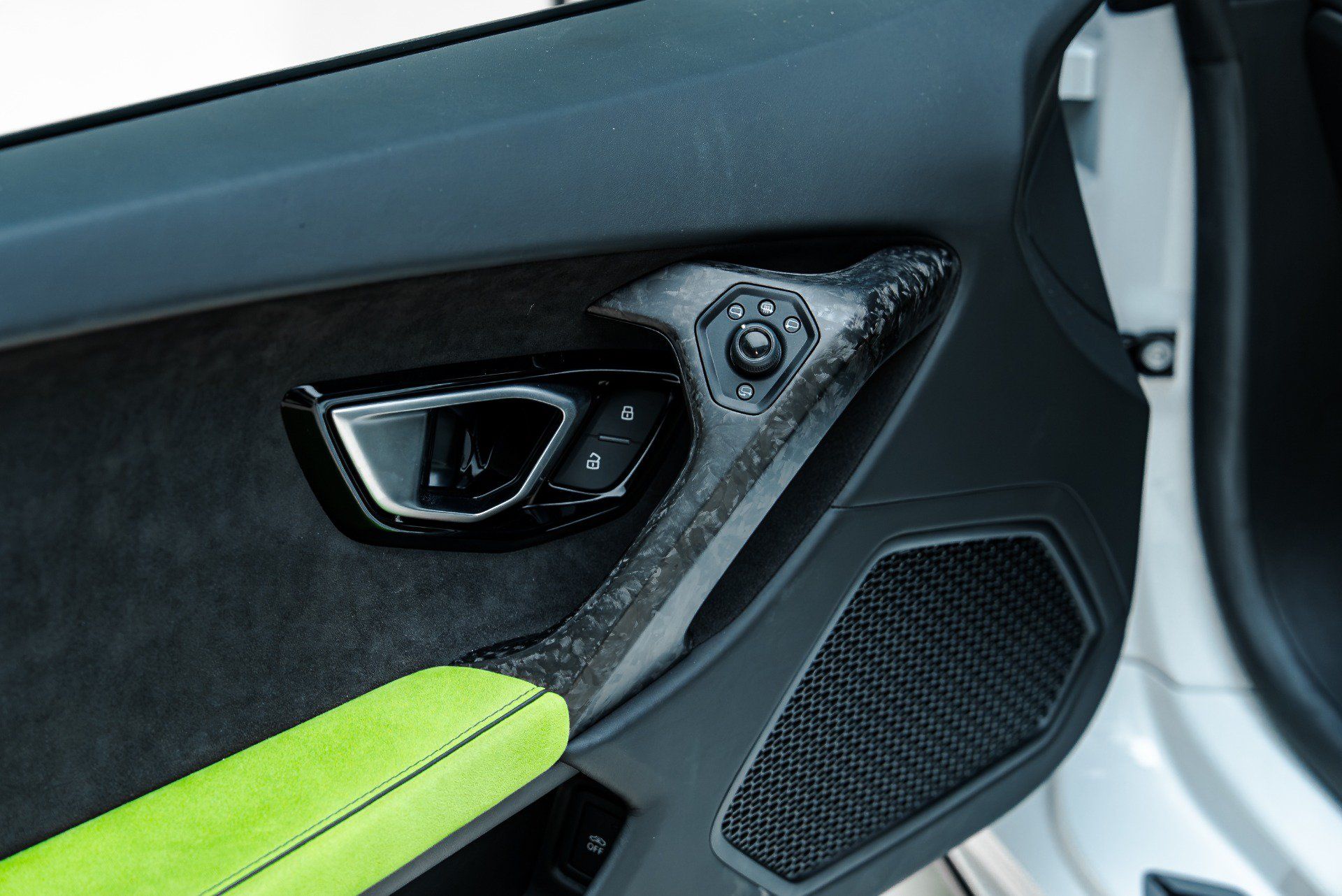 Used 2021 Lamborghini Huracan EVO RWD image 46