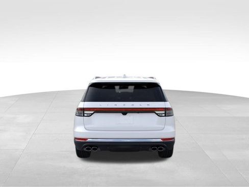 New 2026 Lincoln Aviator AWD image 6