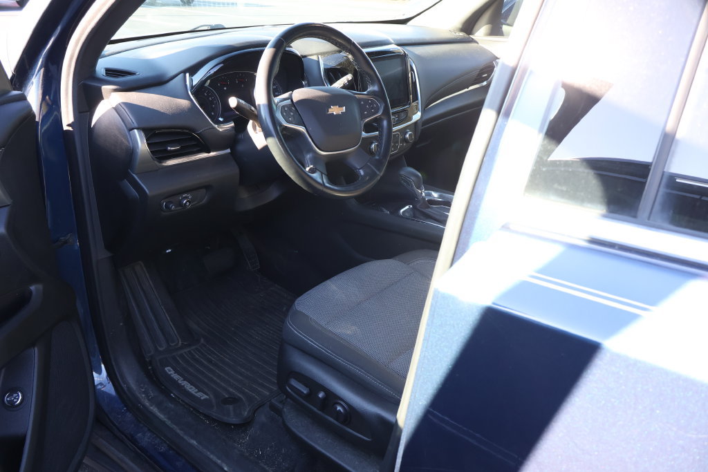 Used 2023 Chevrolet Traverse LT AWD/4WD image 8
