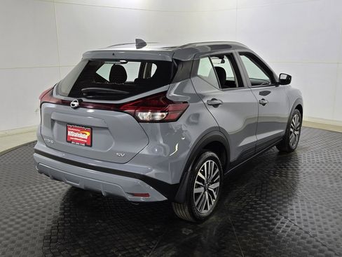 Used 2024 Nissan Kicks SV image 7