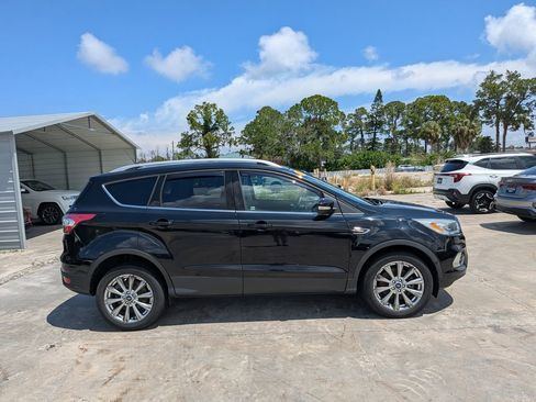 Used 2018 Ford Escape Titanium AWD/4WD image 9