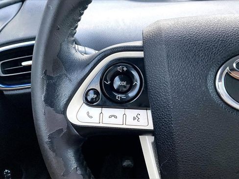 Used 2018 Toyota Prius Four Touring image 11