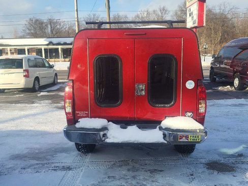 Used 2012 Nissan Frontier SV image 4