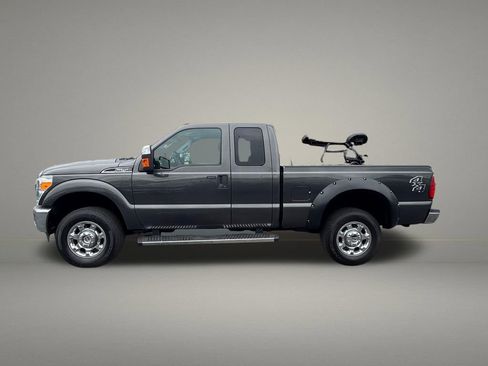 Used 2016 Ford F250 XLT w/ XLT Premium Package AWD/4WD image 2