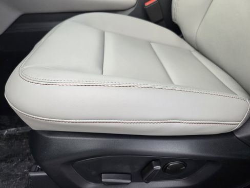 New 2026 Ford Explorer Active w/ Active Comfort Package RWD image 19