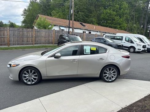 Used 2023 MAZDA MAZDA3 s FWD image 10