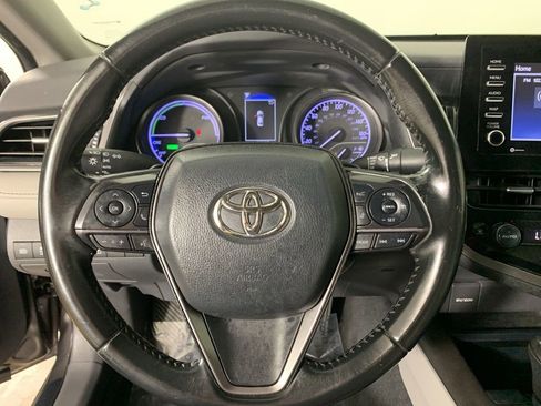 Used 2022 Toyota Camry SE FWD image 21
