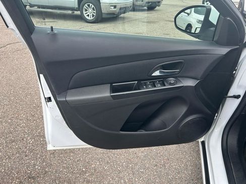 Used 2014 Chevrolet Cruze LT image 14