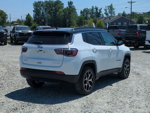 Used 2025 Jeep Compass Limited AWD/4WD image 10