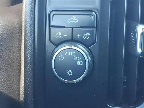 Used 2020 Chevrolet Silverado 1500 Custom w/ Infotainment Package image 25