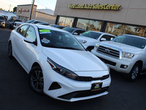 Used 2023 Kia Forte LXS FWD image 32