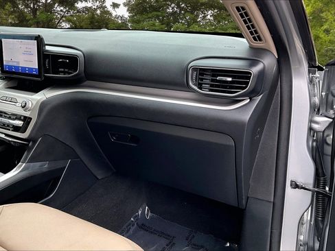 Certified 2020 Ford Explorer XLT w/ Equipment Group 202A image 29