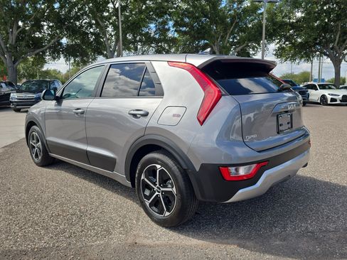 Certified 2025 Kia Niro LX FWD image 6