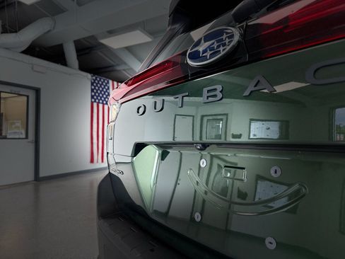 Used 2026 Subaru Outback Limited AWD/4WD image 31