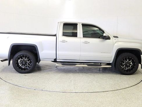 Used 2017 GMC Sierra 1500 SLE w/ SLE Value Package AWD/4WD image 8