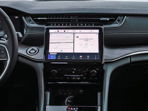 New 2025 Jeep Grand Cherokee Limited w/ Black Appearance Package image 14