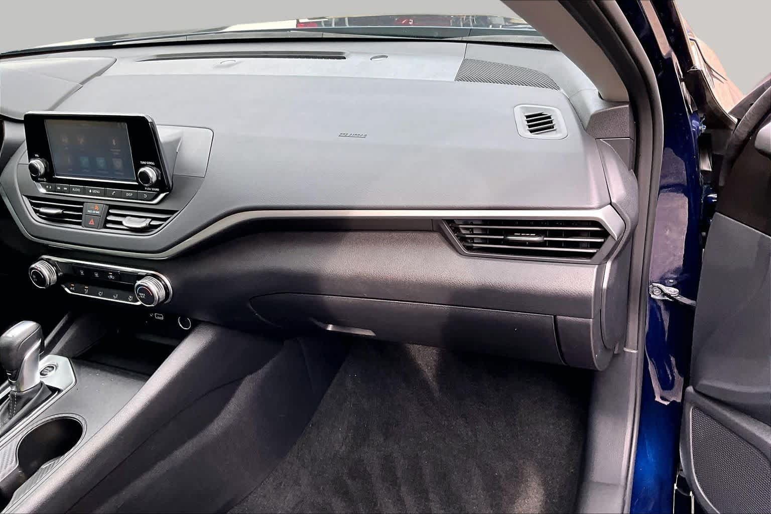 Used 2024 Nissan Altima 2.5 S FWD image 19
